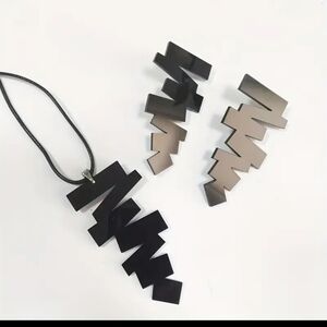 Black Stylish Geometric Necklace and Earrings Set